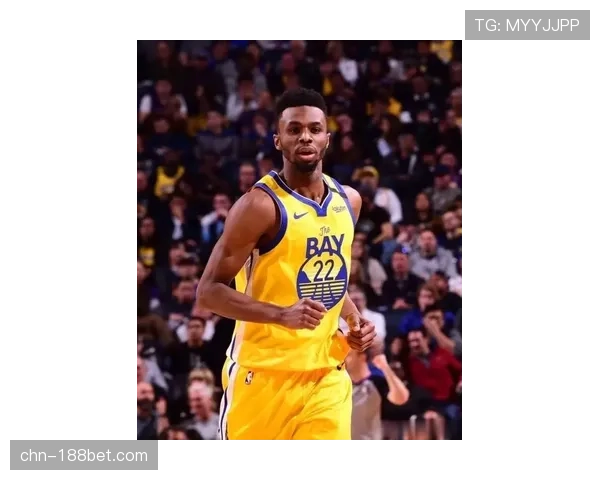 活塞汤普森防守端表现亮眼 年轻锋线充满活力