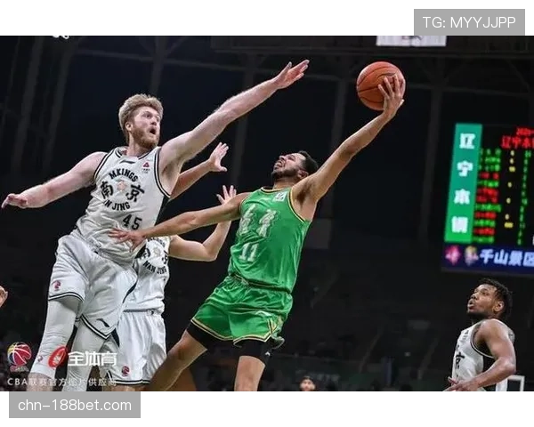 莱迪对同曦25分15篮板 进攻篮板拼抢展现统治力